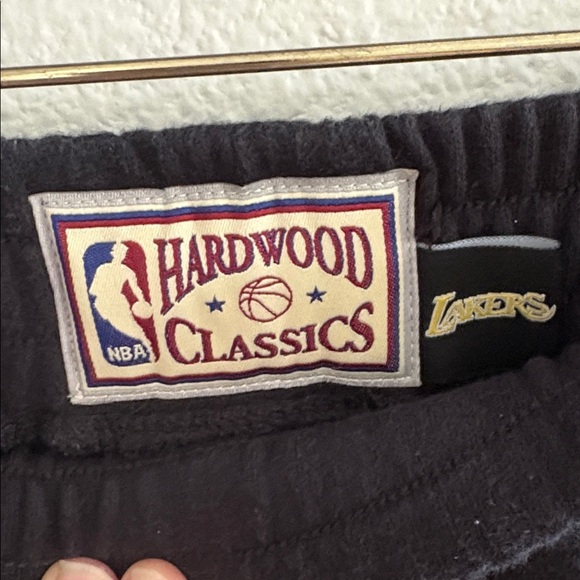 Los Angeles Lakers Mitchell & Ness Black Slap Sticker Jogger Pants - Picture 4 of 4